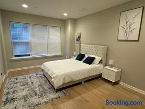 Image of LUX Entire House 4BR in DC - Private Garage