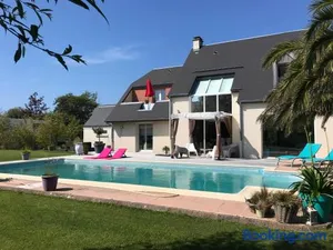Image of Belle villa bord de mer avec piscine