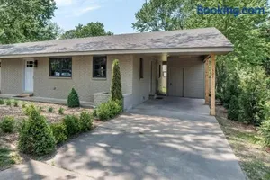 Image of Walk to Bentonville Square - Cozy & Convenient