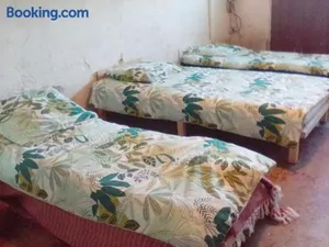 Image of CHADI Hostel # chambre 19 eur pas de toilette chambre mixte, No toilette no shower, obligatoire de quitter l'endroit entre 8h am et 20h on ferme