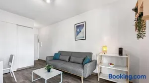 Image of SOPHIA - Proche Centre - Balcon Privé - Wifi Gratuit