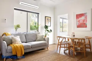 Image of Manly Cosy Retreat - Short walk to beach
