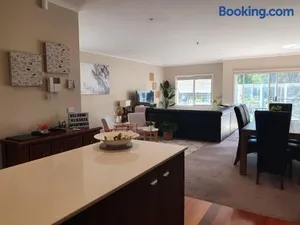 Image of Luxury 3 Bedroom Townhouse
