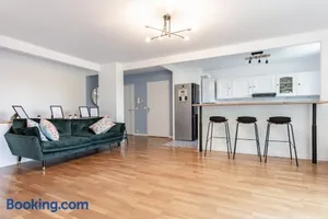 Image of Design 3 bedrooms appartment, near Champs Elysees
