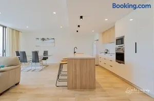 Image of THE COSMOPOLITAN COTTON TREE Unit 10307 RIVERFRONT BREEZE