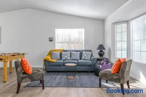 Image of 3BR Cozy Home~ Stylish & New ~ UC Merced ~ en route Yosemite!