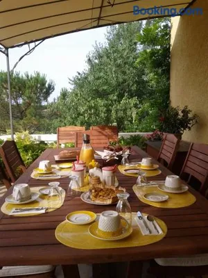 Image of La Maison Jaune