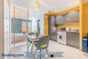 Image of Cosy lounge suit à 10 min de l'aéroport CDG TREMBLAY EN FRANCE