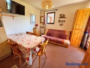 Image of Charmant appartement pour 5, ski aux pieds, bien équipé, proche commerces et piscine à Les Bruyères - FR-1-452-237