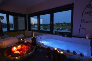 Image of Beverly Weekend