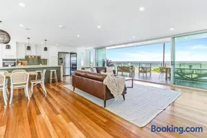 Image of Saltwater, Sunrise Beach