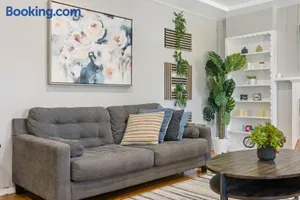 Image of 5 Mins Walk To Oldtown Monrovia Cozy 4 Br Home