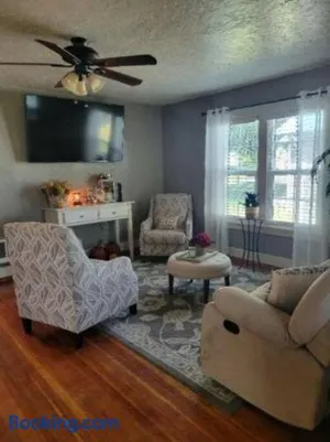 Image of Mi Casa, Tu Casa