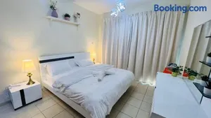 Image of Newly furnished cozy ONE bed room Apartment 2 bathroom city view