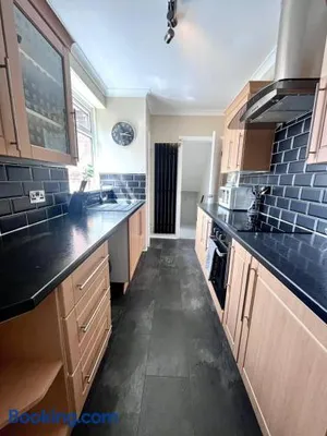 Image of Great 3 Bdrm House Near City
