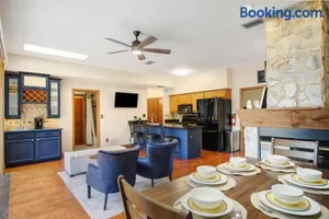 Image of Family Friendly Pool Paradise Retreat Near Beaches