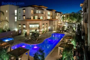 Image of Woodland Hills Luxury Apt 2 bed CA