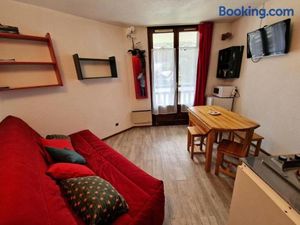 Image of Résidence Edelweiss - Joli appartement T2 à RISOUL à quelques mètres des pistes de ski MAE-7101