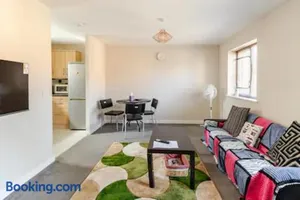Image of Lovely Apartment with Garden & Parking