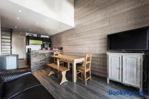 Image of Résidence Hameau De Toviere - Duplex rénové · Départ et retour skis aux pieds · MAE-1434