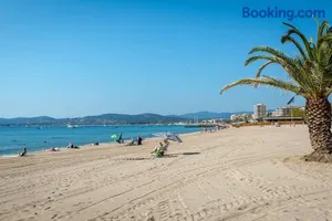 Image of F2 F3 en duplex Port-Frejus proche de la mer