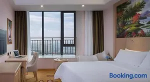 Image of Vienna Hotel Chengdu North Railway Station North Square Wukuaishi Metro Station