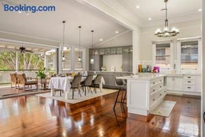 Image of Unique Character Queenslander Home! Just Minutes to CBD & South Brisbane