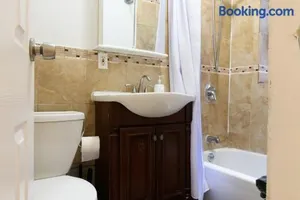 Image of 428-2E Newly furnished 2BR Prime Midtown sleeps 5