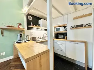 Image of LE NOIR BOIS ET BLANC - Studio - Wifi - Centre Ville - Entrée Autonome