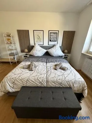 Image of Feel like Home 3