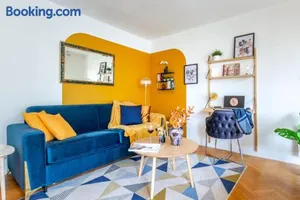 Image of Artémis by Kleidos -10 min des jardins du chateau de Versailles avec parking