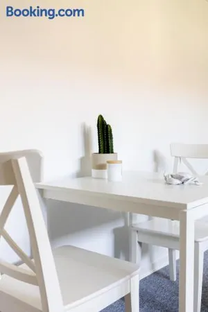 Image of Værelse i rolig villakvarter, central beliggenhed