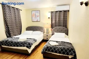 Image of 25,Detached charming house Close to old town Pasadena King-bed! 625
