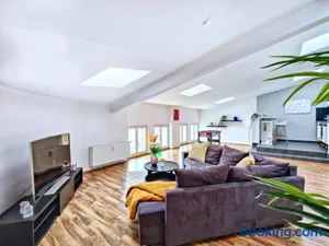 Image of Großes modernes Loft mit Tischkicker, Billiard und Heimkino in Uni und Klinik Nähe