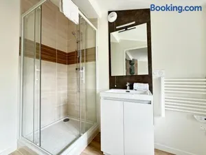 Image of Spacieux Appartement 8 Couchages en Centre de Riom N9