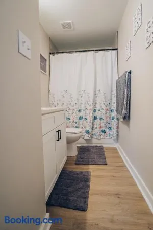 Image of City Retreat - 4 Bedroom Oasis with King & Private Yard near Downtown