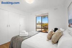 Image of Wilson Executive by Geelong Short & Long Stays