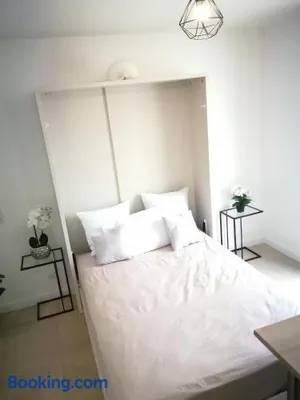 Image of Studio neuf Paris La Défense Metro 15 Rueil - Suresnes - Mont Valerien