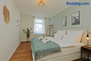 Image of *City, Nähe Hbf, Kingsizebetten, Fitnessecke*