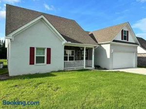 Image of Round Mountain Get Away!