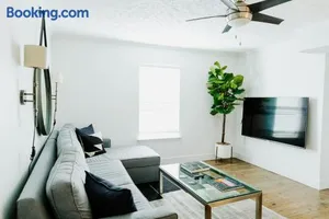 Image of The Vinyl at Music Row - 1 Bedroom Apartment