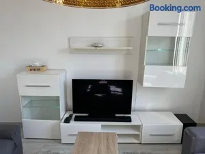 Image of Maison Mont Valérien Spacious Family and Business Stay with AC and Parking, near Paris La Défense