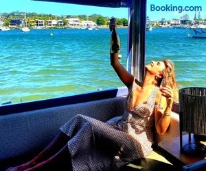 Image of Liquid PARIDISE Noosaville houseboat "Experience More"