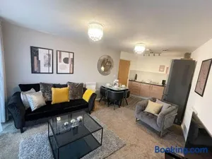 Image of Cityfront Cosy Apt Near City Centre & Etihad Stadium, Free Parking