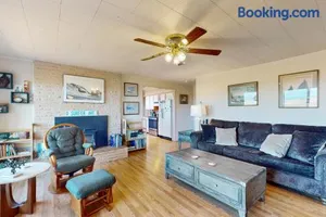 Image of Surfer's Â Landing