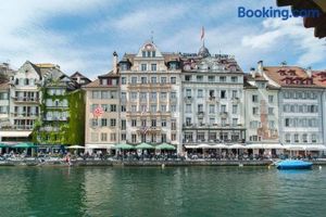 Image of Hotel Pickwick and Pub "the room with a view"
