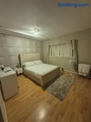 Image of Quiet and professional friendly