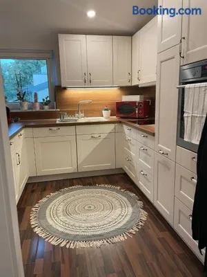 Image of 120qm - 5 rooms - 2 bathrooms - kitchen- free parking - fast WIFI - YIHA Apartment