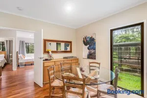 Image of Cockatoo Hideaway- Cabin