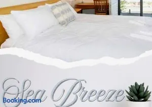 Image of Sea Breeze Apartment - Direct Ocean Views - Top Floor